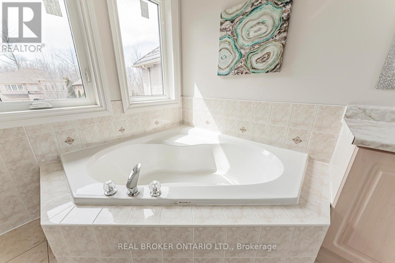 33 Kingshill Road, Richmond Hill, Ontario  L4E 4B1 - Photo 19 - N12980726