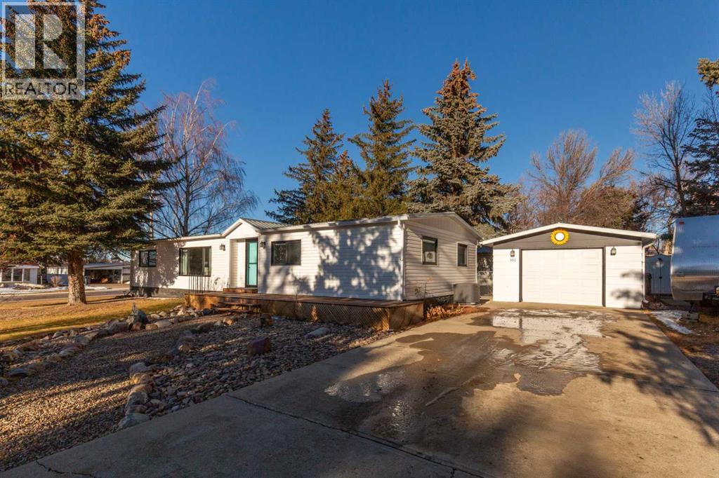 101 6 Avenue Ne, Milk River, Alberta  T0K 1M0 - Photo 1 - A2277106