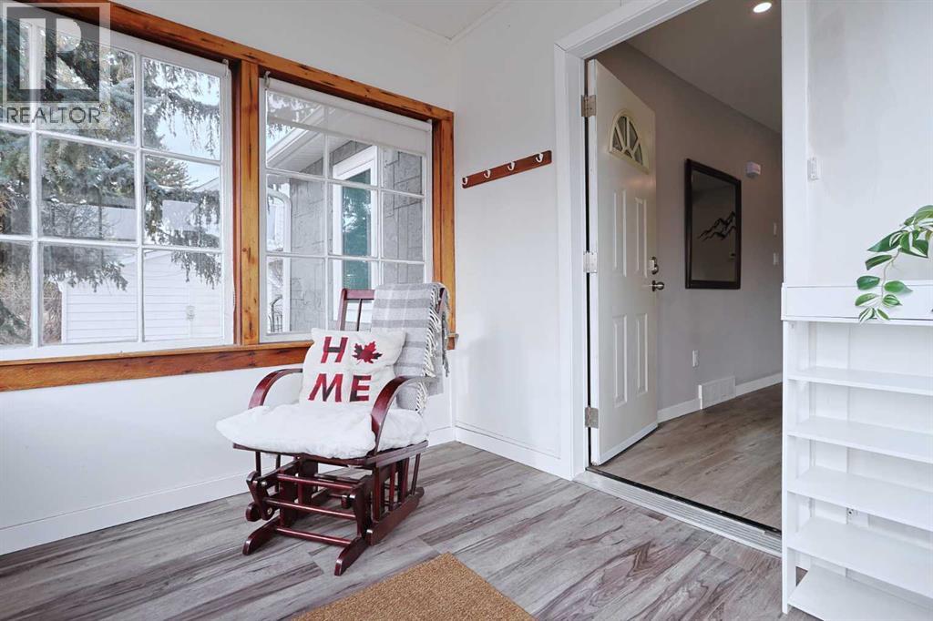 18 Maple Street, Okotoks, Alberta  T1S 1J6 - Photo 8 - A2284740