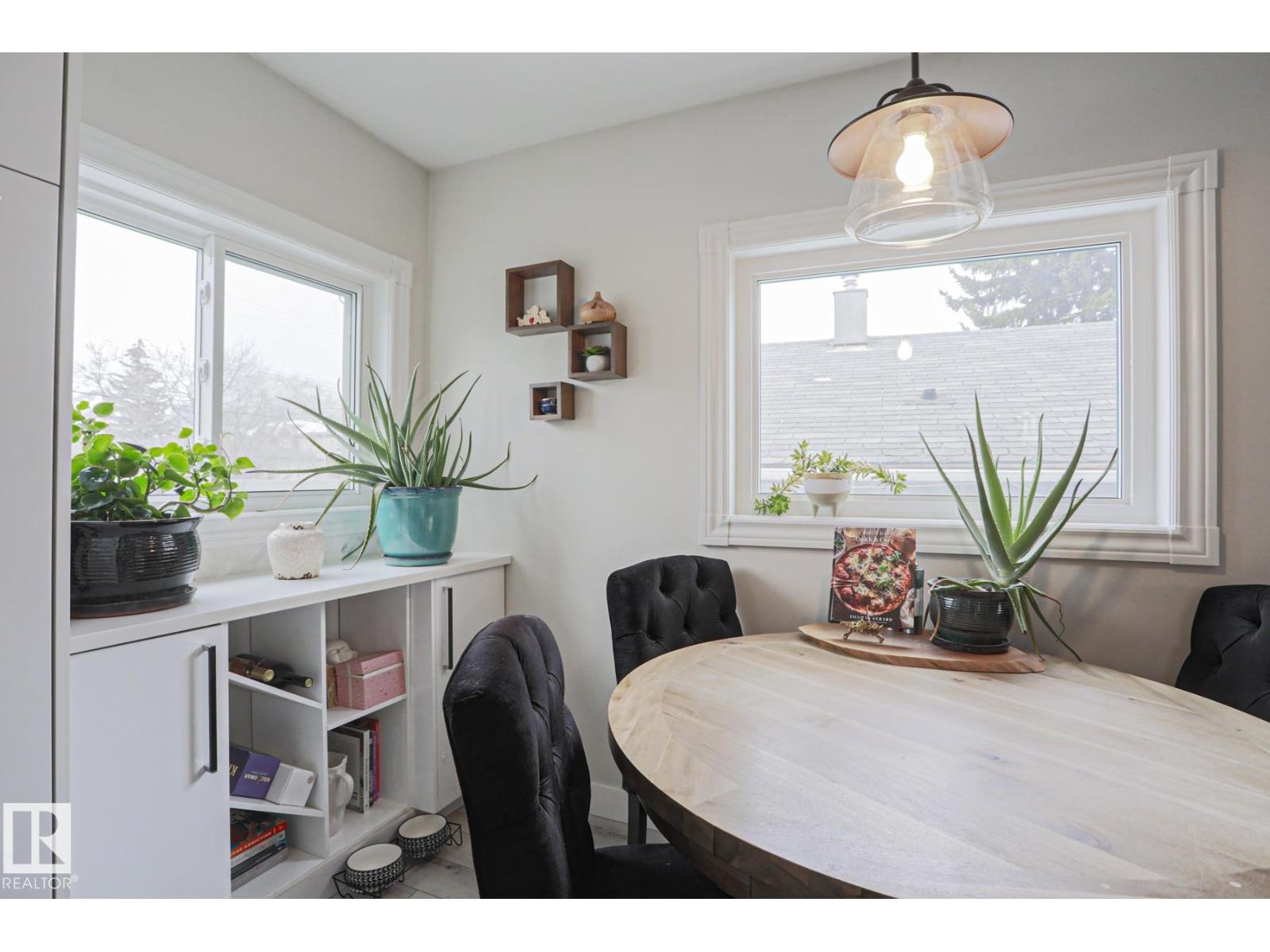 9319 92 St Nw, Edmonton, Alberta  T6C 3R7 - Photo 11 - E4481714