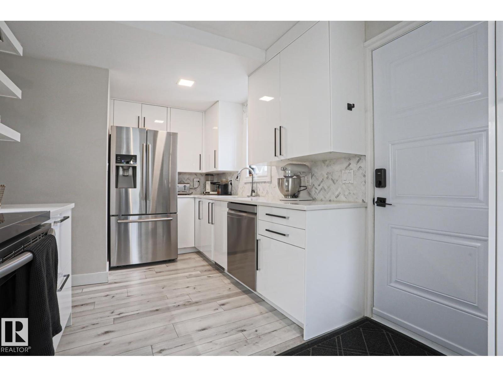 9319 92 St Nw, Edmonton, Alberta  T6C 3R7 - Photo 6 - E4481714