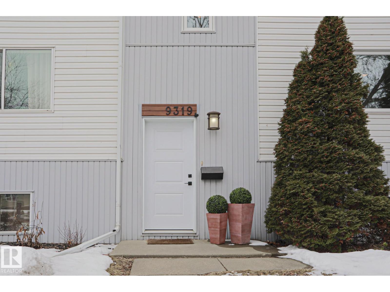 9319 92 St Nw, Edmonton, Alberta  T6C 3R7 - Photo 4 - E4481714