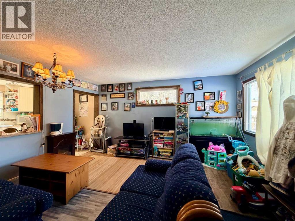 5126 56 Street, Rocky Mountain House, Alberta  T4T 1L5 - Photo 3 - A2289982