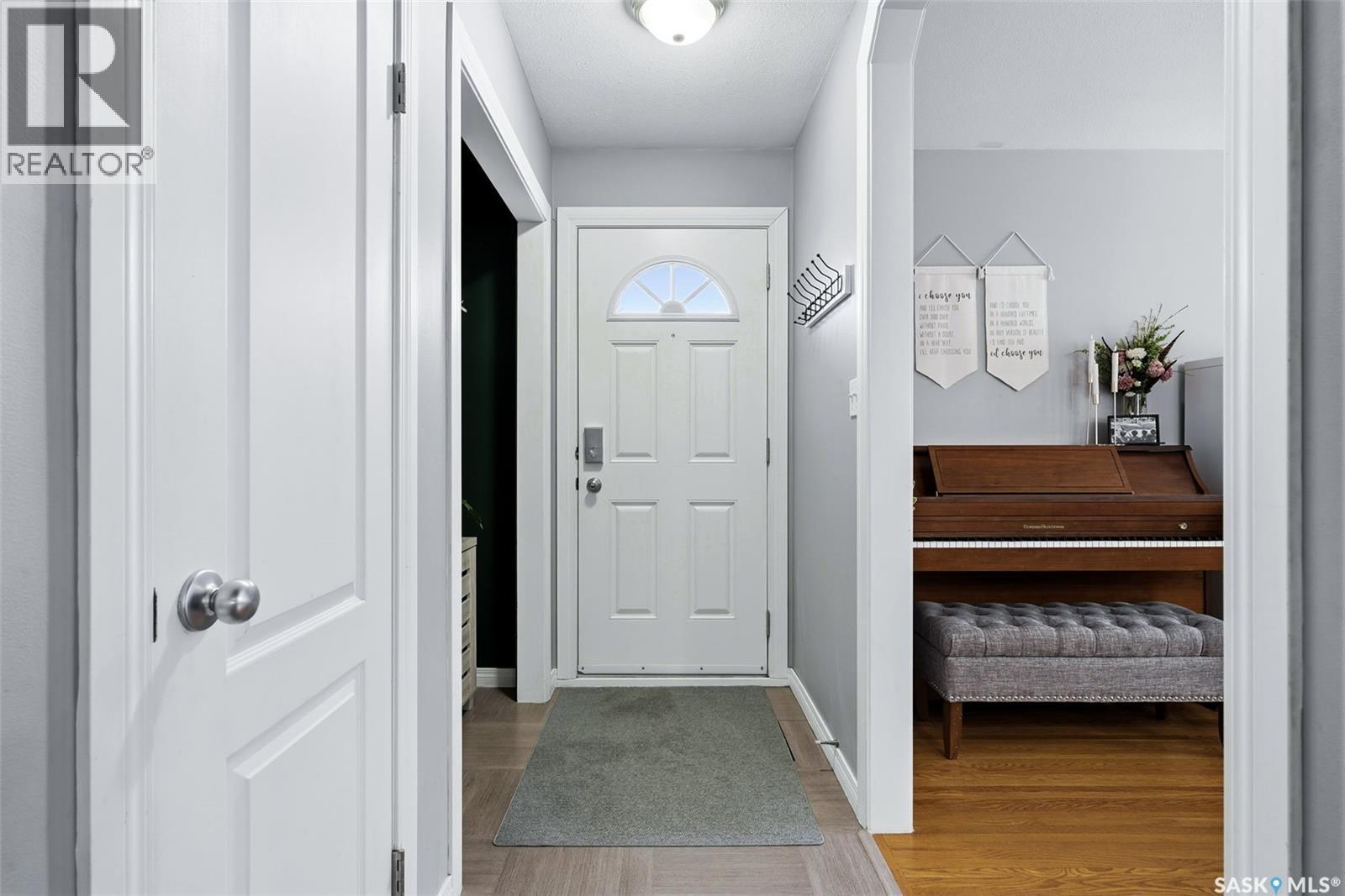 108 Matheson Crescent, Regina, Saskatchewan  S4R 5C4 - Photo 4 - SK032581