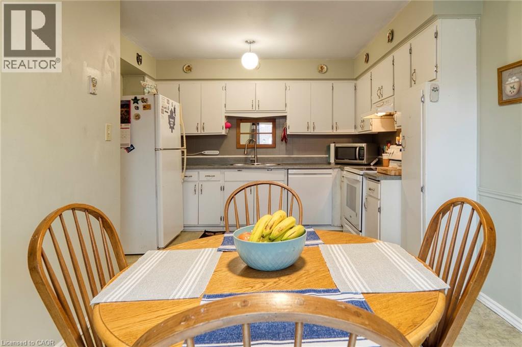 44 Breckenridge Drive, Kitchener, Ontario  N2B 2N9 - Photo 12 - 40816538