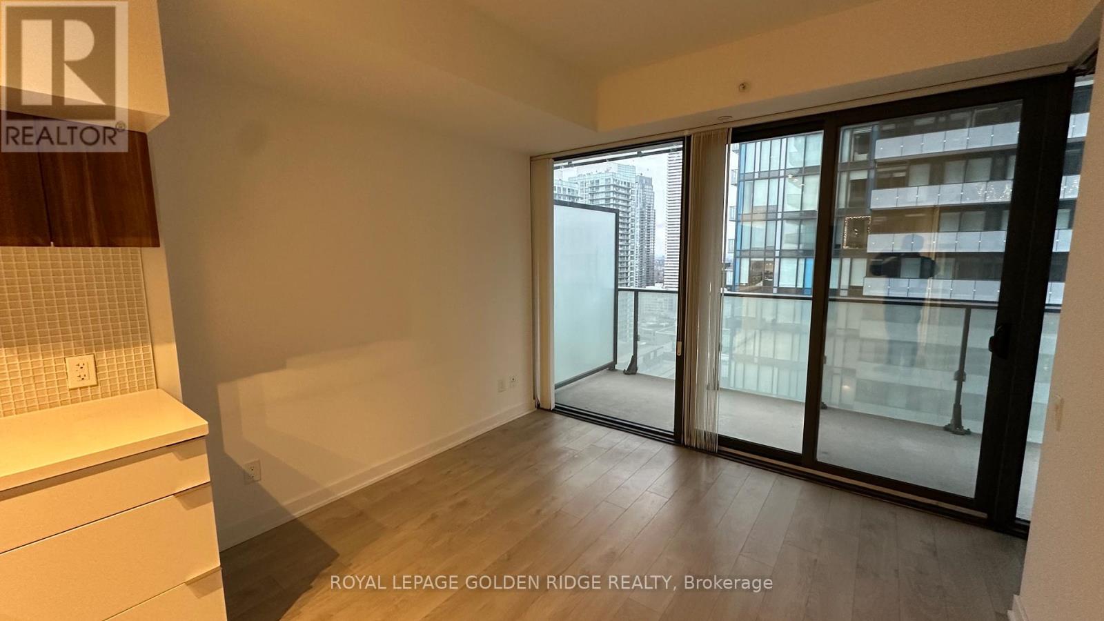 2411 - 185 Roehampton Avenue, Toronto, Ontario  M4P 0C6 - Photo 10 - C12897878