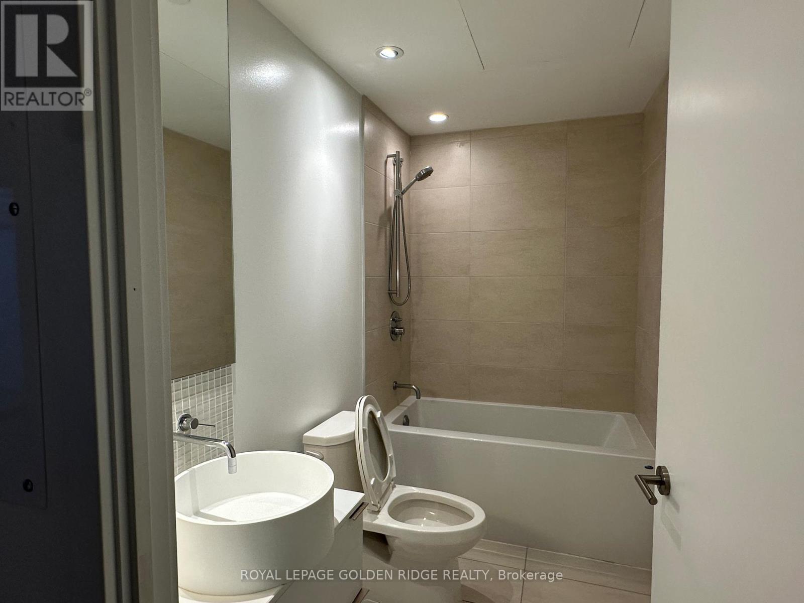 2411 - 185 Roehampton Avenue, Toronto, Ontario  M4P 0C6 - Photo 5 - C12897878