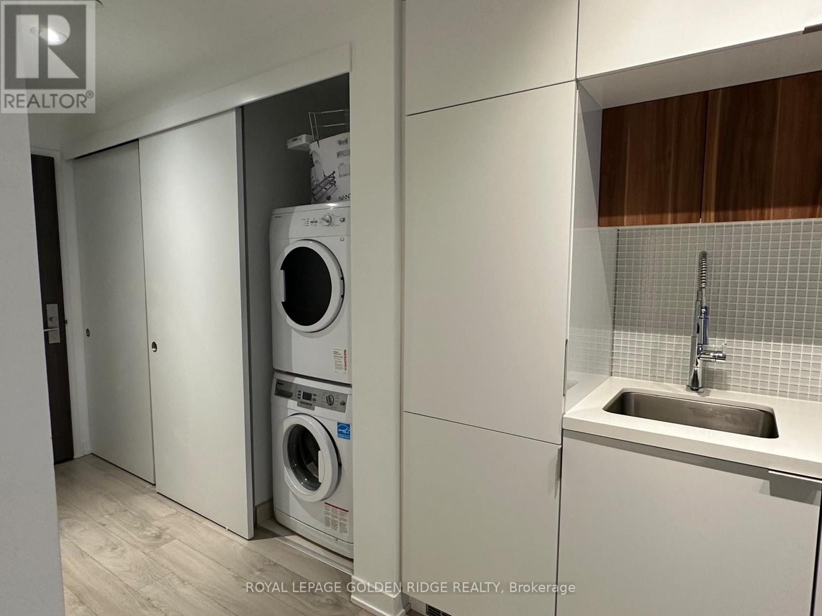 2411 - 185 Roehampton Avenue, Toronto, Ontario  M4P 0C6 - Photo 6 - C12897878