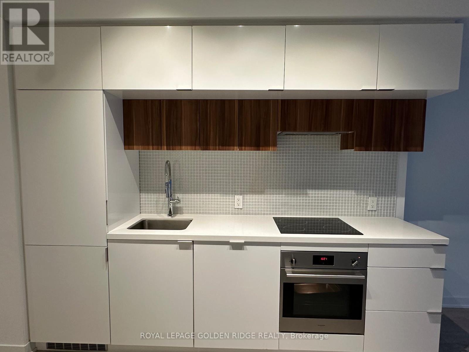 2411 - 185 Roehampton Avenue, Toronto, Ontario  M4P 0C6 - Photo 7 - C12897878