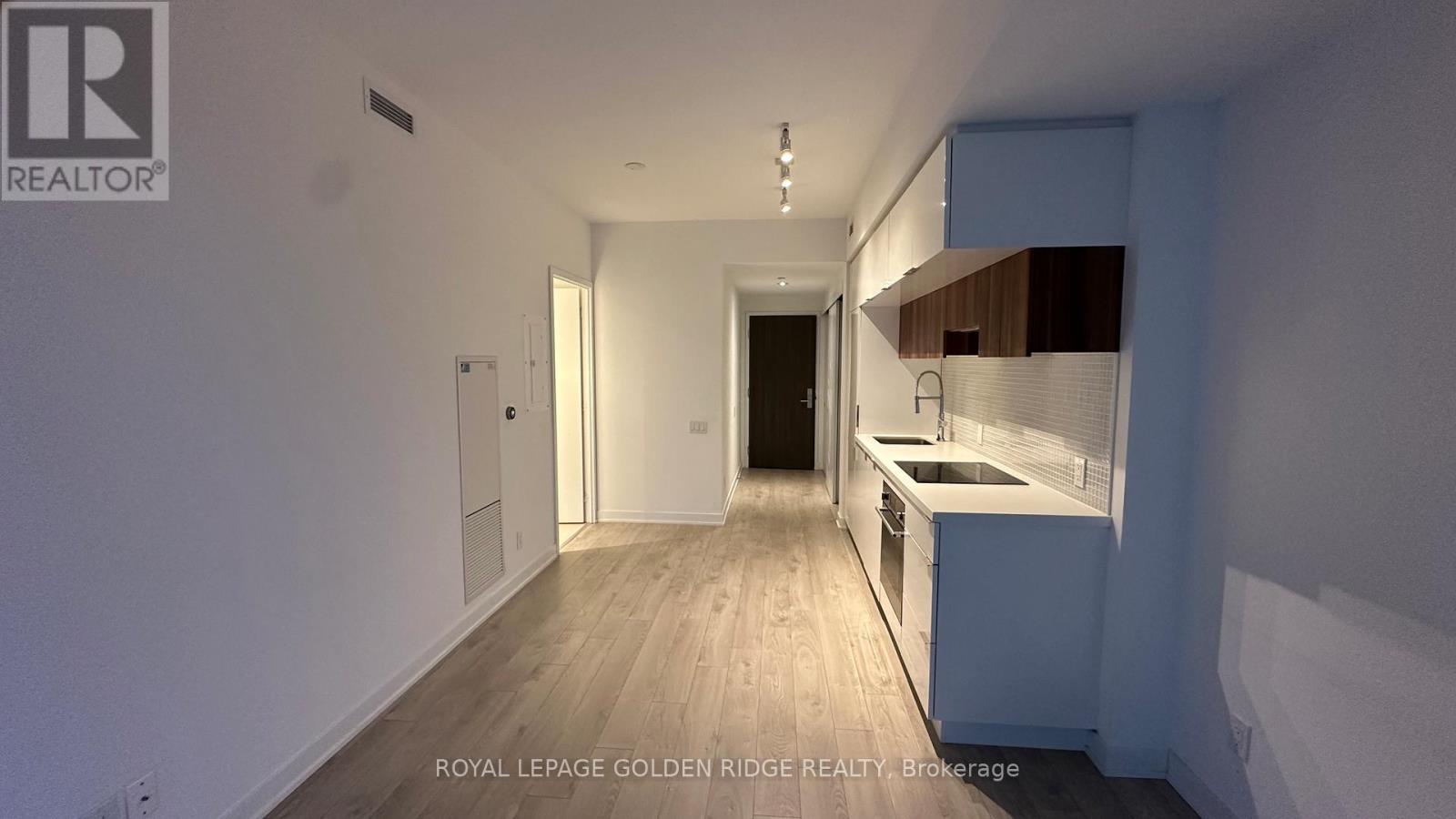 2411 - 185 Roehampton Avenue, Toronto, Ontario  M4P 0C6 - Photo 8 - C12897878