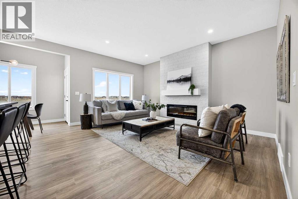 218 Bayview Park SW, Airdrie, Alberta  T4B 3B1 - Photo 4 - A2298006