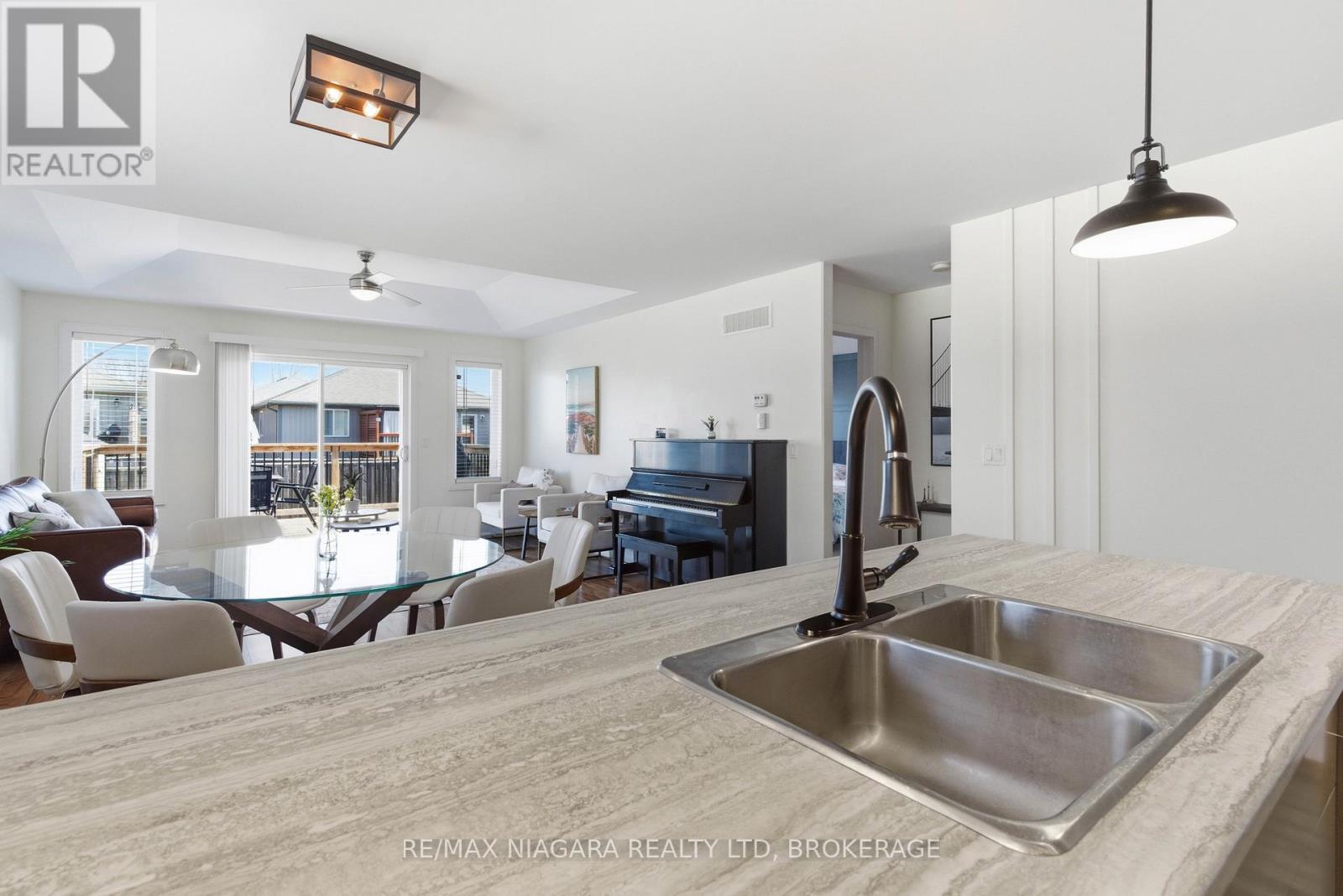 9 Granite Drive, Belleville, Ontario  K8P 4G3 - Photo 12 - X12986152