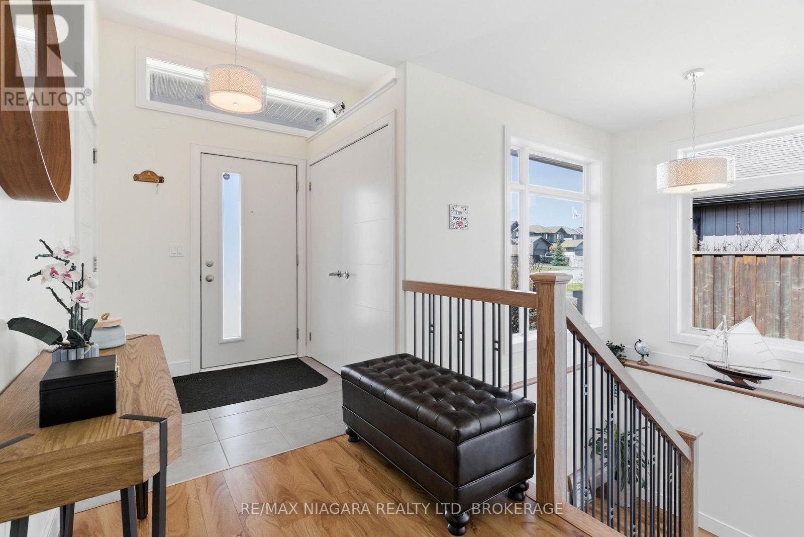 9 Granite Drive, Belleville, Ontario  K8P 4G3 - Photo 5 - X12986152