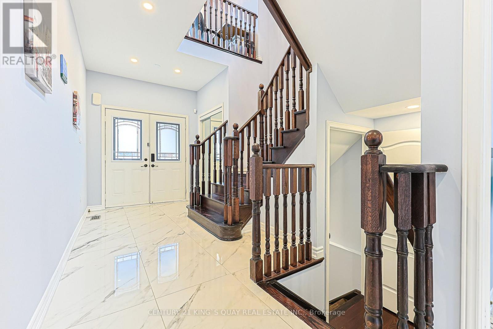 221 Delbert Circle, Whitchurch-Stouffville, Ontario  L4A 0Y7 - Photo 2 - N12986140