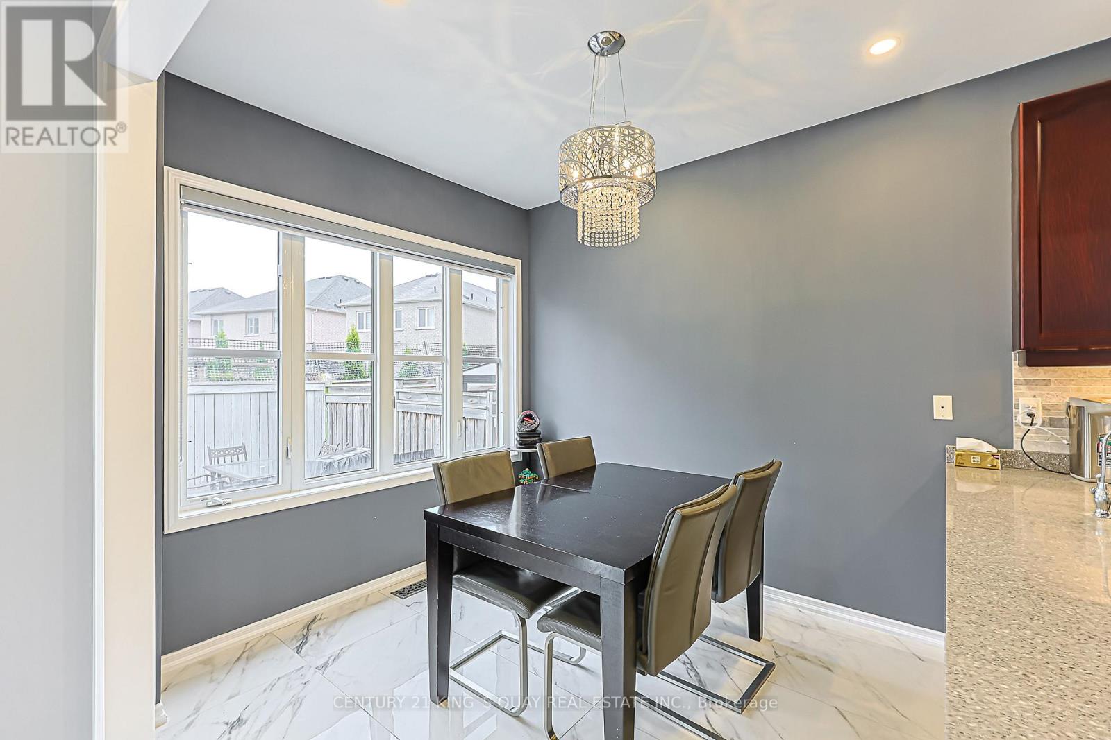 221 Delbert Circle, Whitchurch-Stouffville, Ontario  L4A 0Y7 - Photo 6 - N12986140