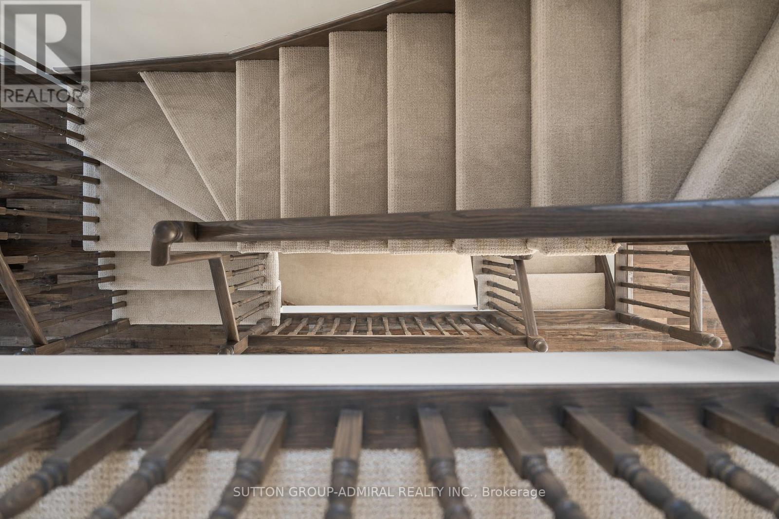 83 Shelburne Avenue, Wasaga Beach, Ontario  L9Z 0L2 - Photo 38 - S12986156