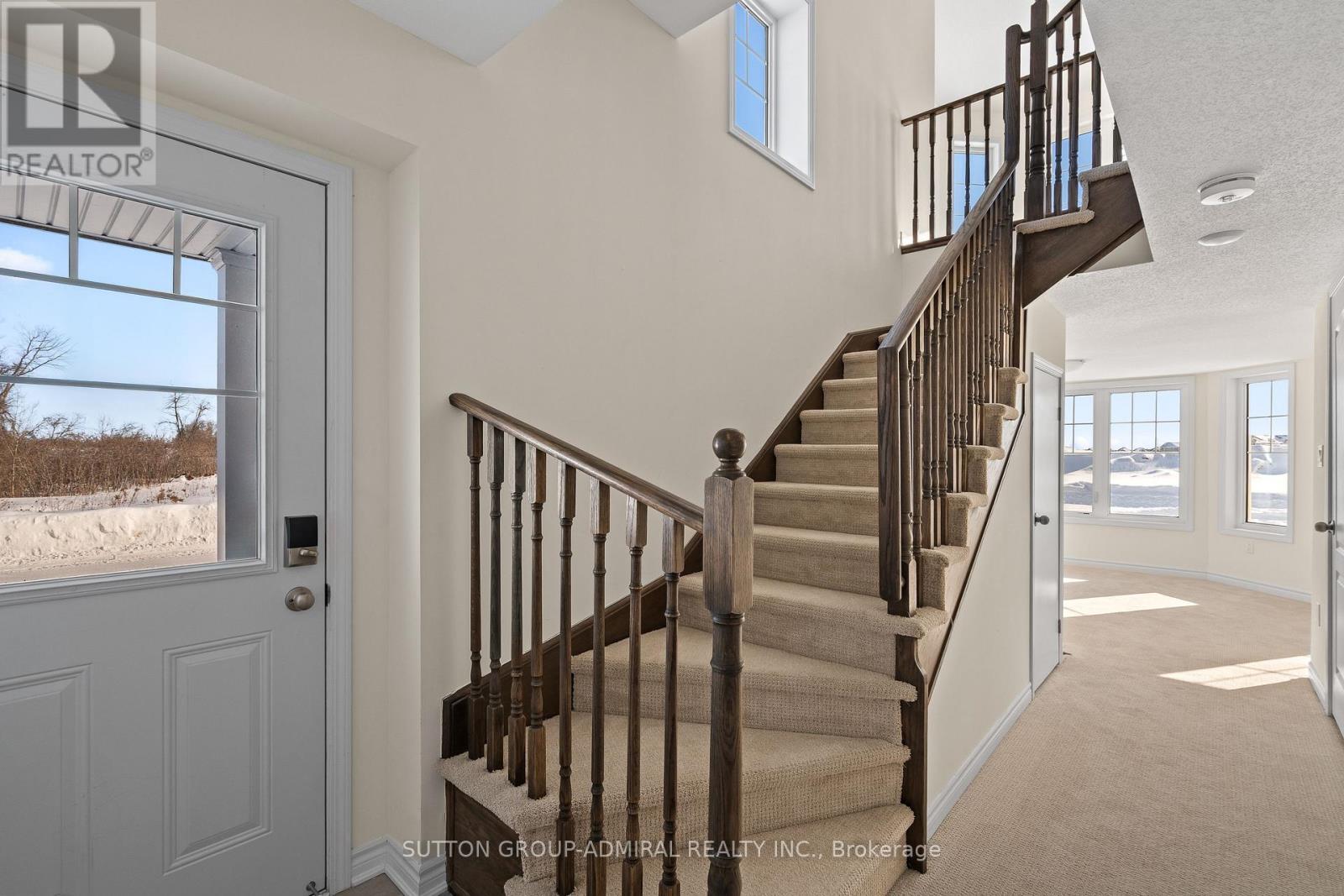 83 Shelburne Avenue, Wasaga Beach, Ontario  L9Z 0L2 - Photo 6 - S12986156