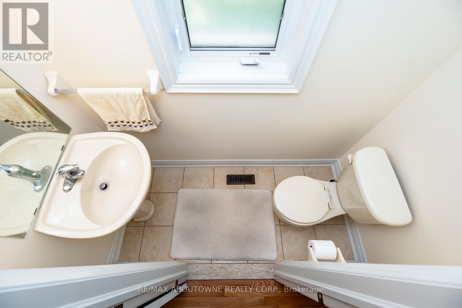 2481 Taylorwood Drive, Oakville, Ontario  L6H 0E1 - Photo 24 - W12986154