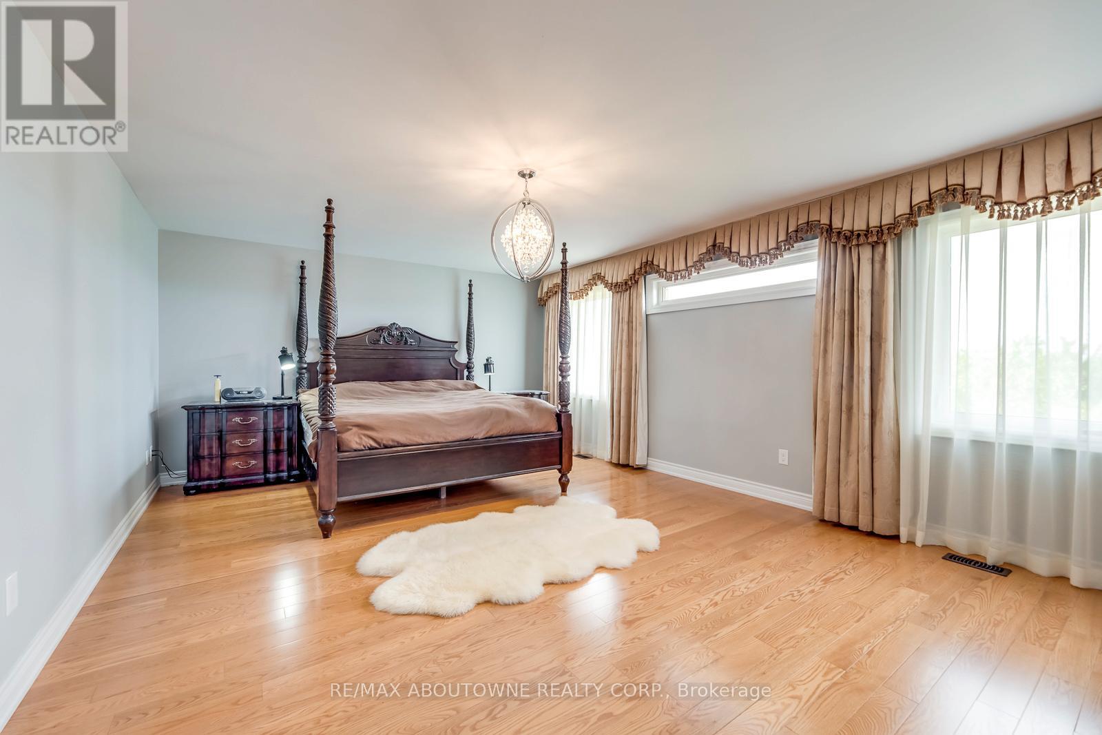 2481 Taylorwood Drive, Oakville, Ontario  L6H 0E1 - Photo 26 - W12986154