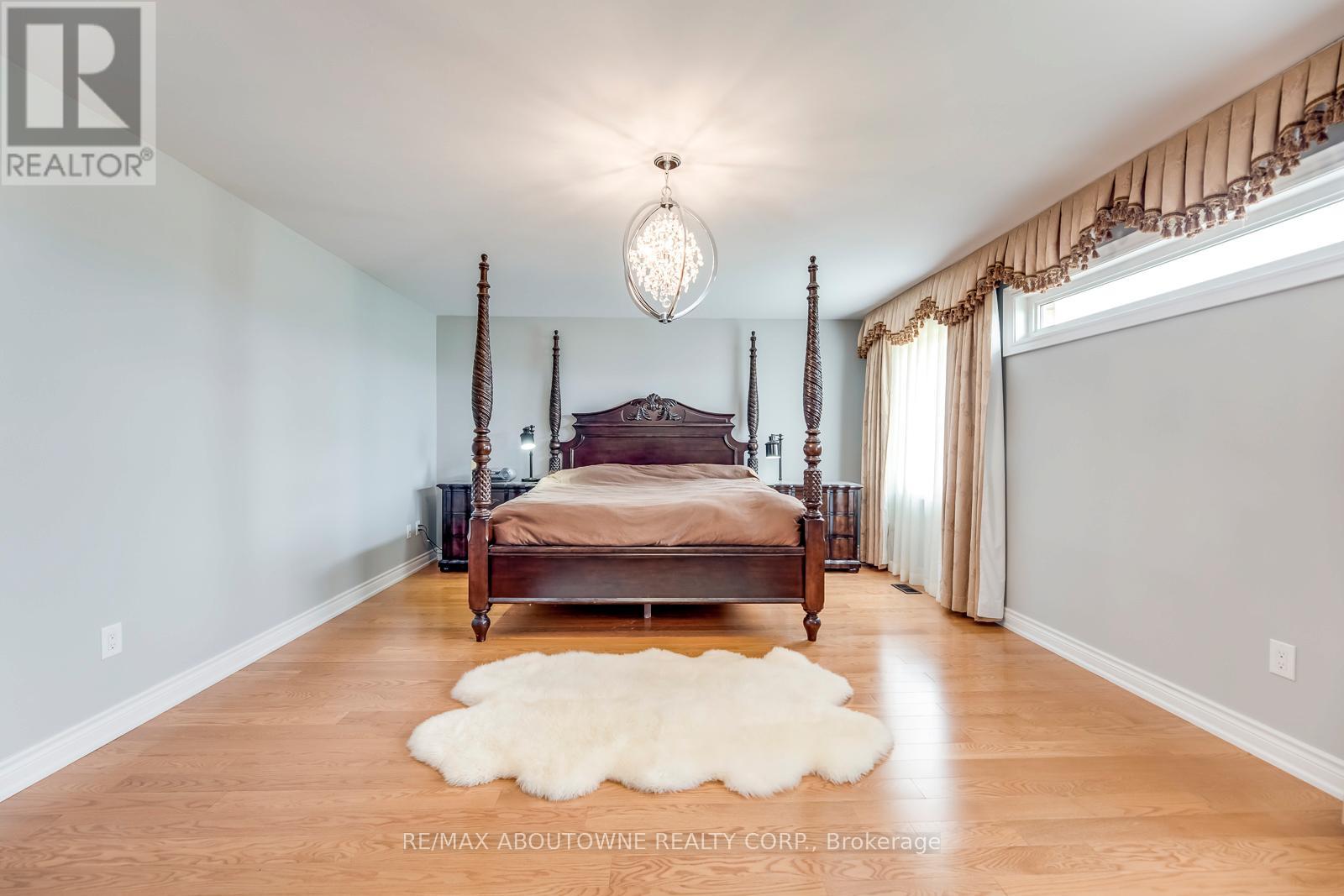 2481 Taylorwood Drive, Oakville, Ontario  L6H 0E1 - Photo 27 - W12986154