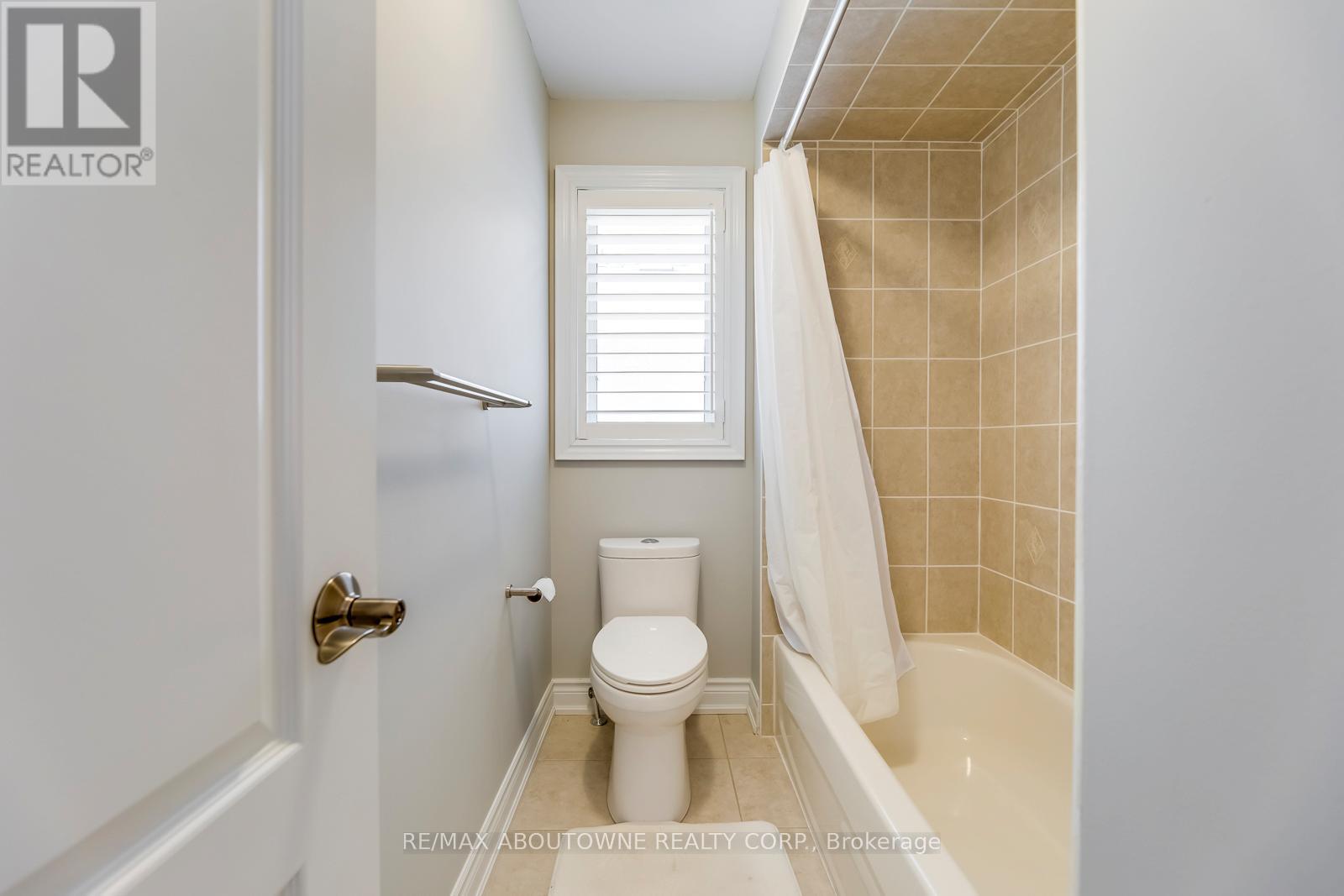 2481 Taylorwood Drive, Oakville, Ontario  L6H 0E1 - Photo 35 - W12986154