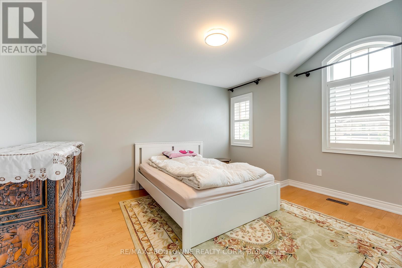 2481 Taylorwood Drive, Oakville, Ontario  L6H 0E1 - Photo 36 - W12986154