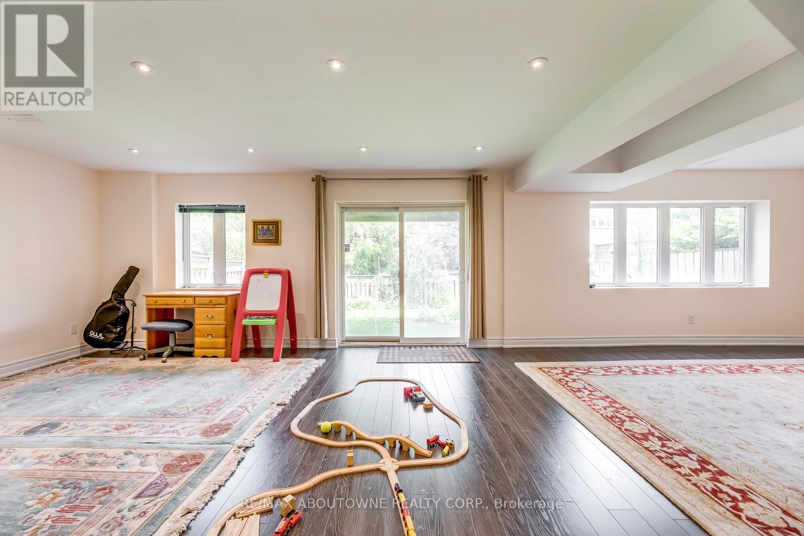 2481 Taylorwood Drive, Oakville, Ontario  L6H 0E1 - Photo 39 - W12986154