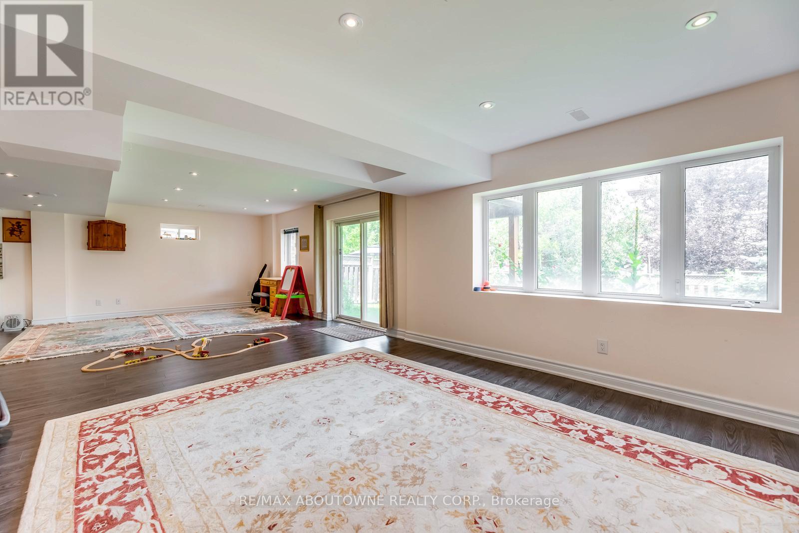 2481 Taylorwood Drive, Oakville, Ontario  L6H 0E1 - Photo 40 - W12986154