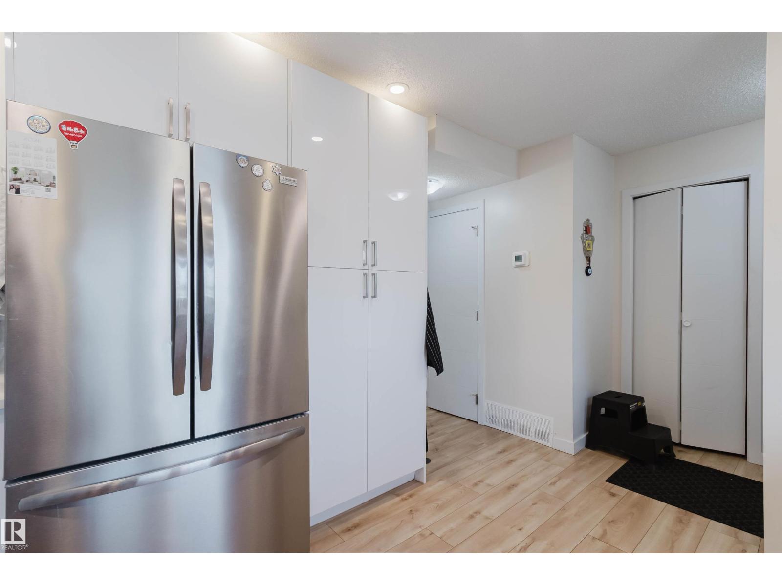 18088 93 Av Nw Nw, Edmonton, Alberta  T5T 1Y1 - Photo 8 - E4481461