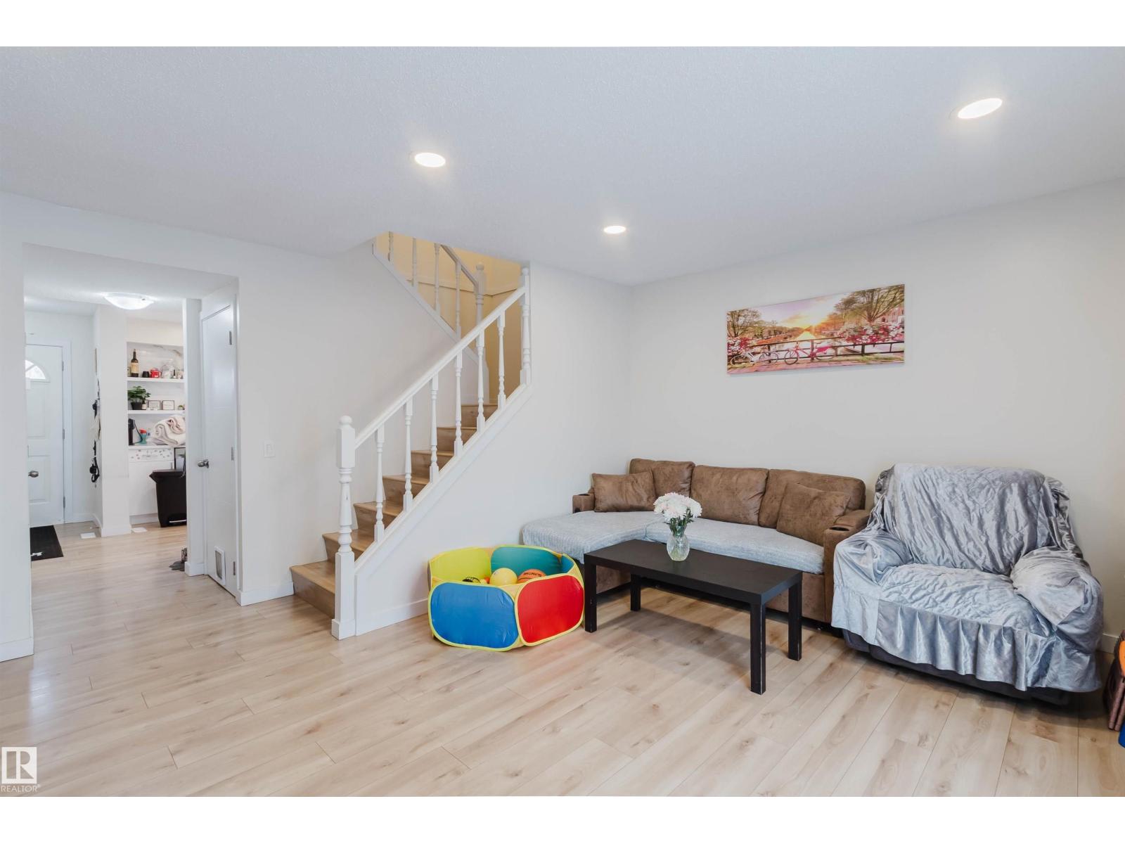 18088 93 Av Nw Nw, Edmonton, Alberta  T5T 1Y1 - Photo 11 - E4481461