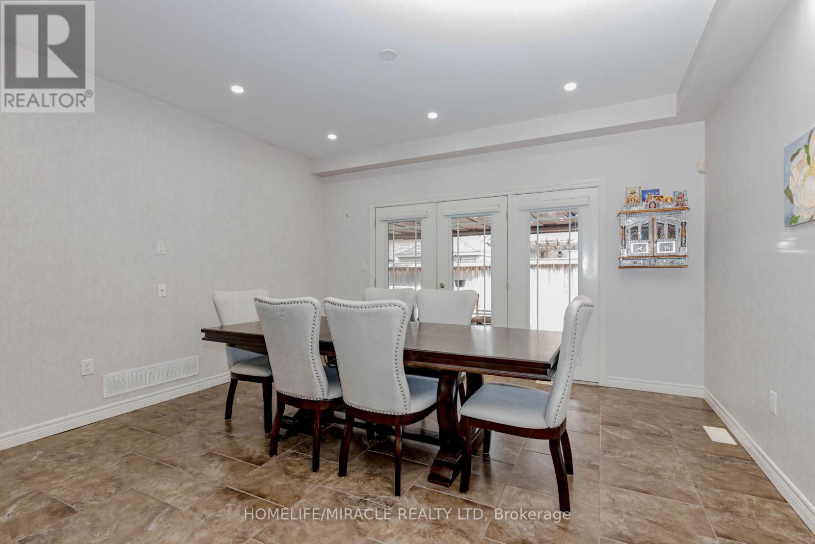 2 Doon Creek Street, Kitchener, Ontario  N2P 2R3 - Photo 18 - X12986128