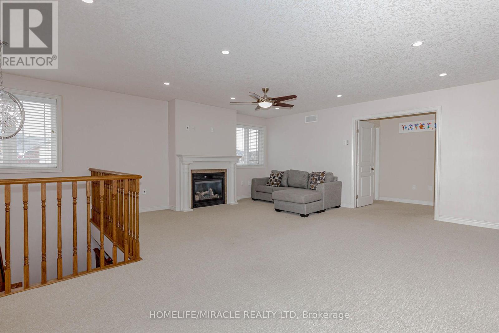 2 Doon Creek Street, Kitchener, Ontario  N2P 2R3 - Photo 23 - X12986128