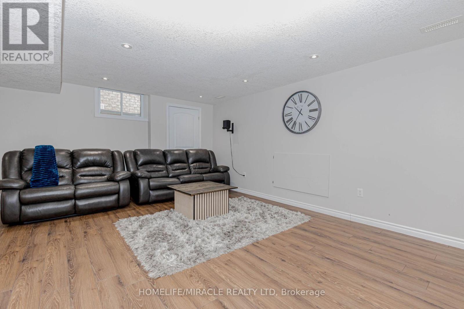 2 Doon Creek Street, Kitchener, Ontario  N2P 2R3 - Photo 38 - X12986128