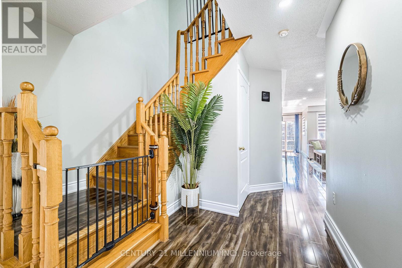 100 Monaco Court, Brampton, Ontario  L7A 1X2 - Photo 2 - W12985346