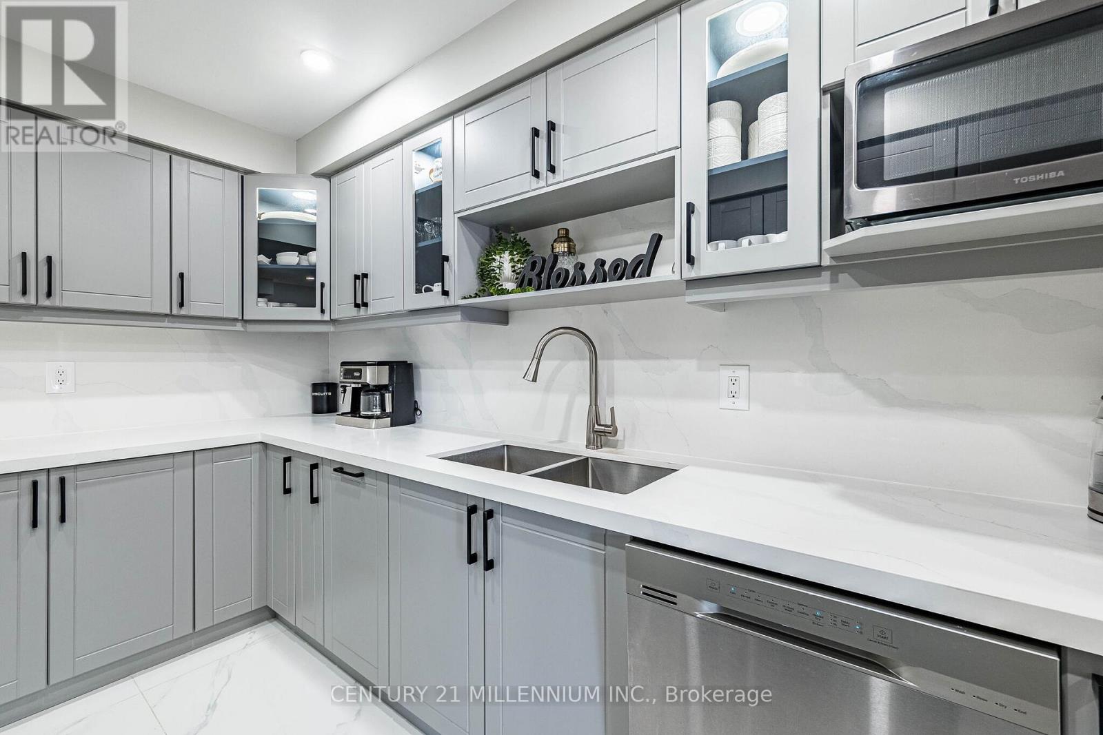 100 Monaco Court, Brampton, Ontario  L7A 1X2 - Photo 11 - W12985346