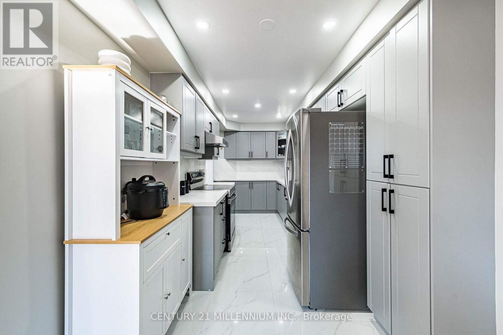 100 Monaco Court, Brampton, Ontario  L7A 1X2 - Photo 34 - W12985346