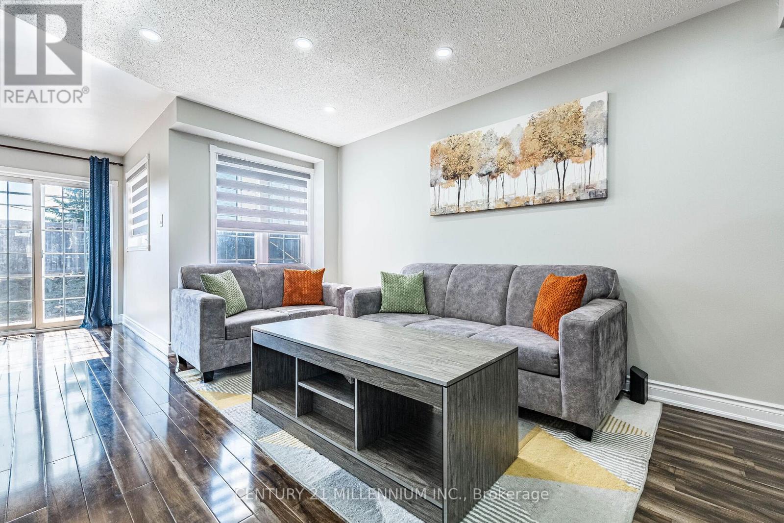 100 Monaco Court, Brampton, Ontario  L7A 1X2 - Photo 4 - W12985346