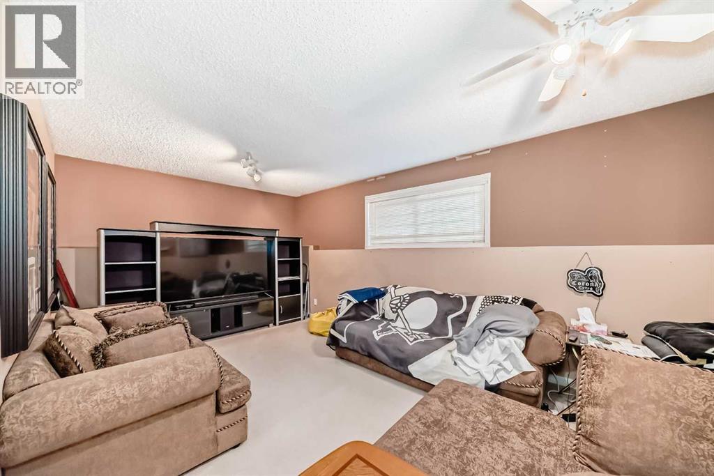 329 Martinwood Place Ne, Calgary, Alberta  T3J 3H7 - Photo 27 - A2285894