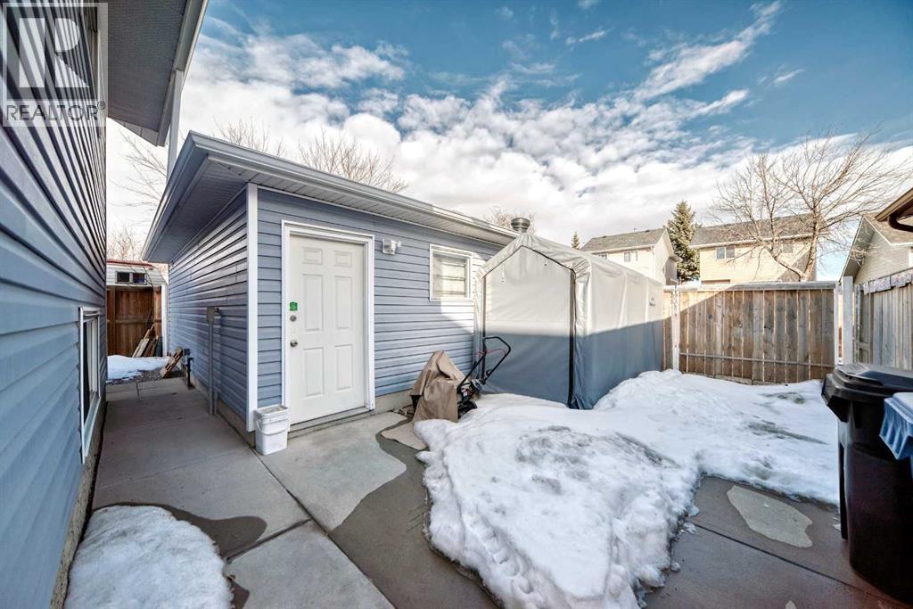 329 Martinwood Place Ne, Calgary, Alberta  T3J 3H7 - Photo 40 - A2285894