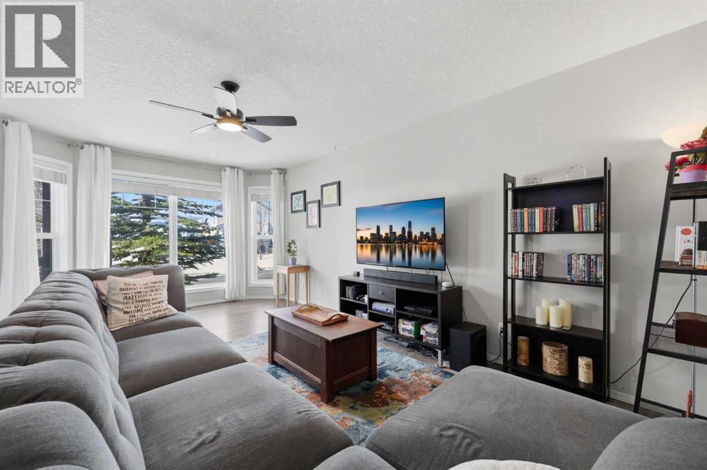 40 Eversyde Circle Sw, Calgary, Alberta  T2Y 4T3 - Photo 5 - A2299615