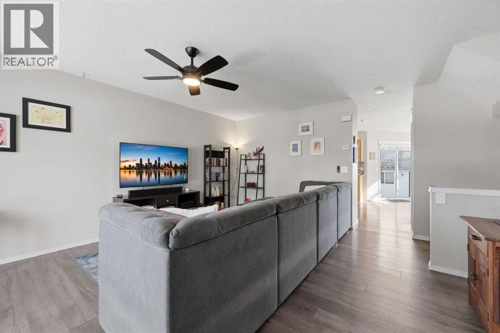 40 Eversyde Circle Sw, Calgary, Alberta  T2Y 4T3 - Photo 4 - A2299615