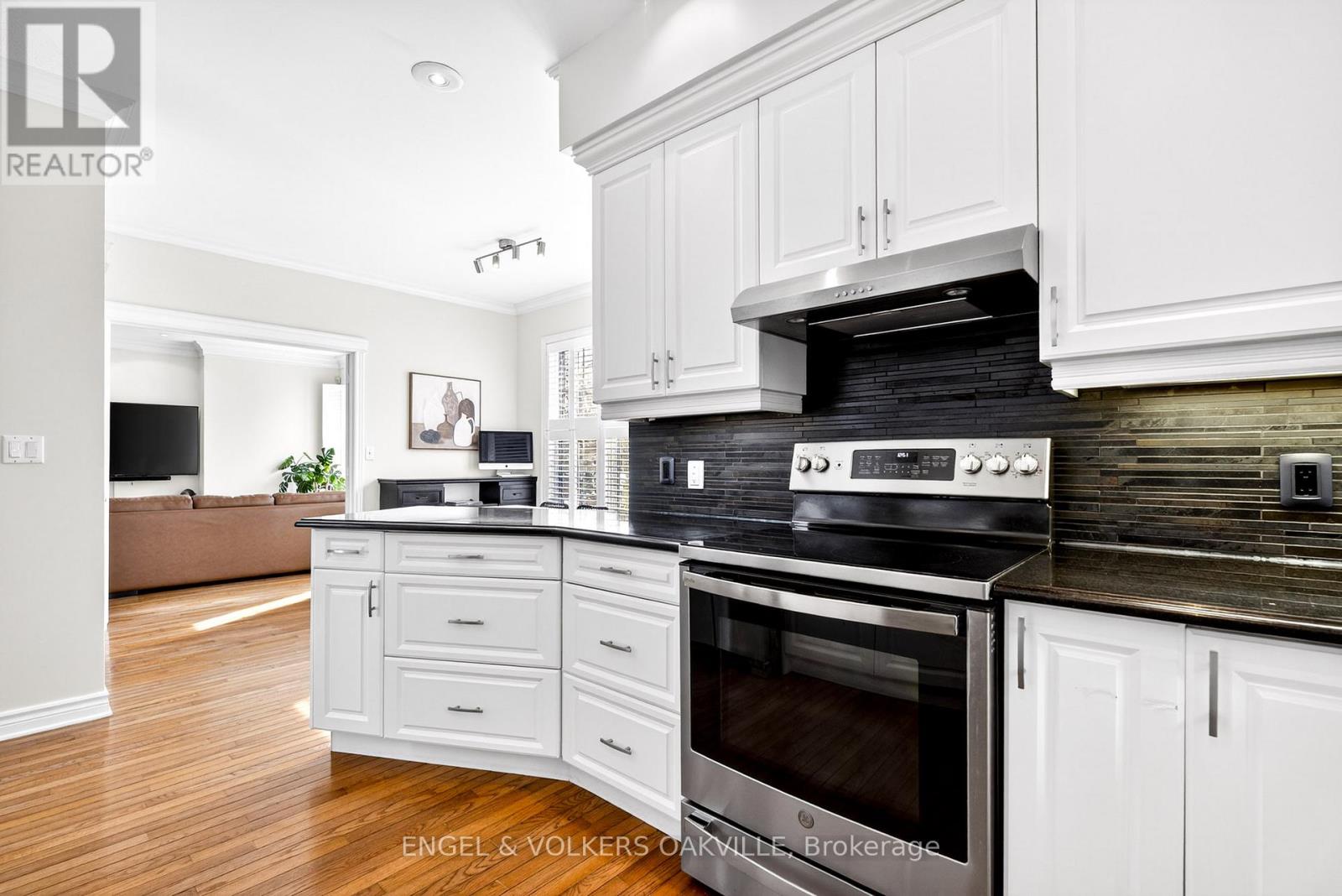 50 James Street, Niagara-On-The-Lake, Ontario  L0S 1J0 - Photo 12 - X12986162