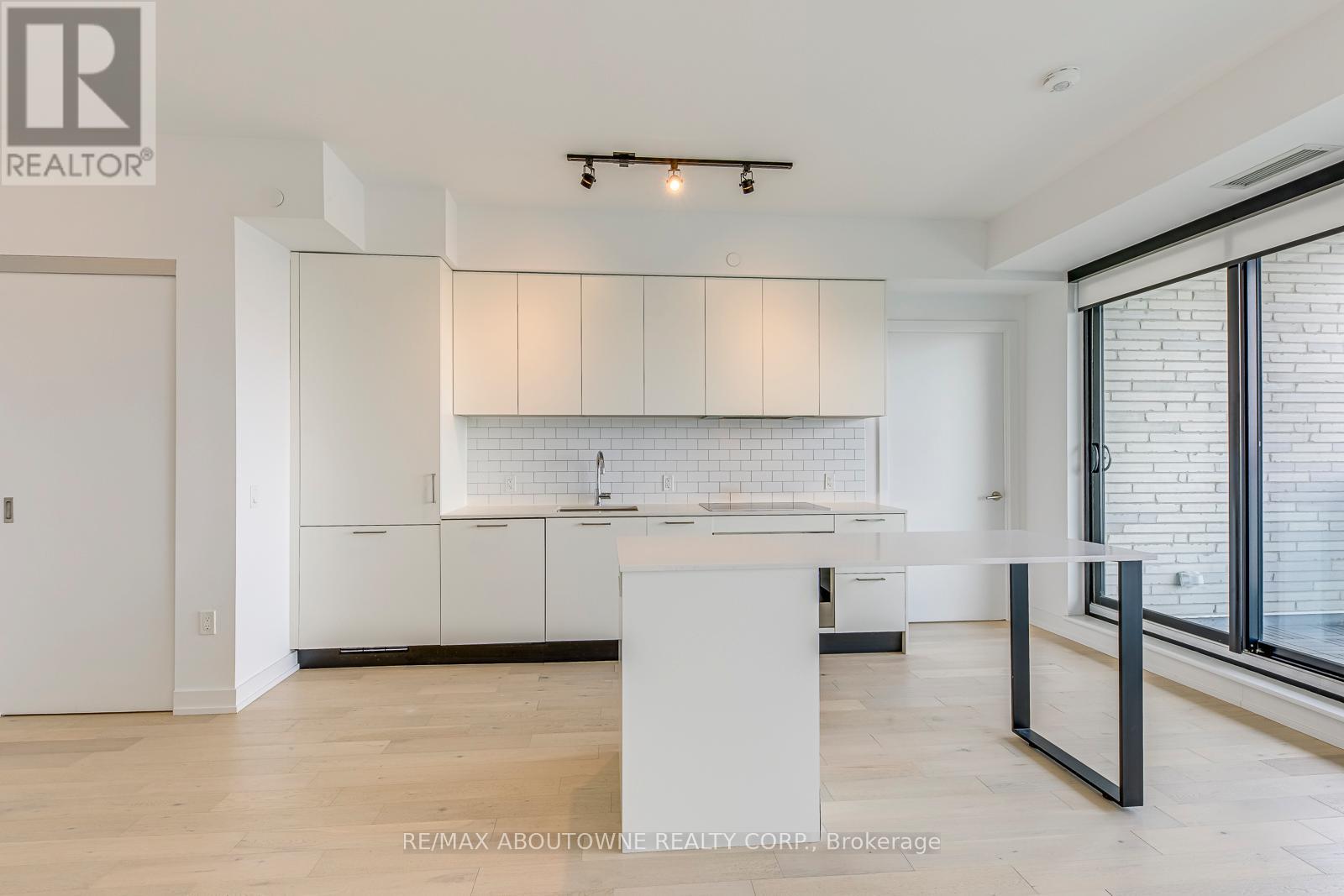 803 - 200 Sudbury Street, Toronto, Ontario  M6H 0H1 - Photo 9 - C12962354