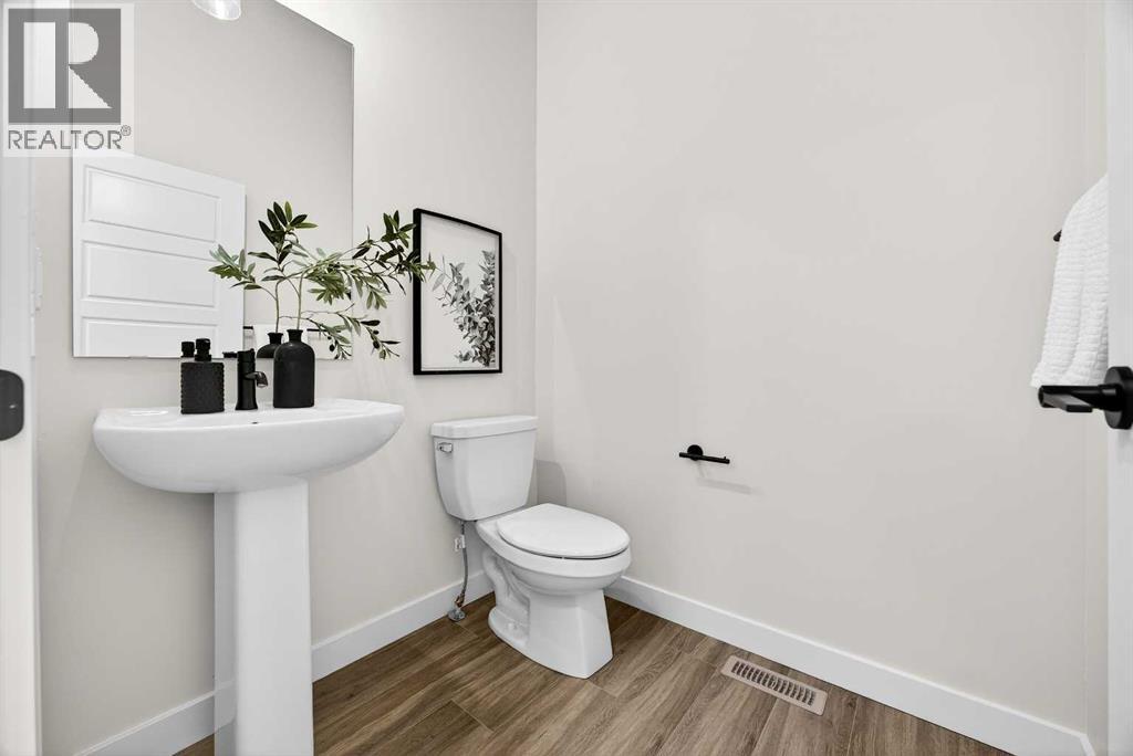 306 Alpine Boulevard, Calgary, Alberta  T2Y 0Y4 - Photo 18 - A2270684