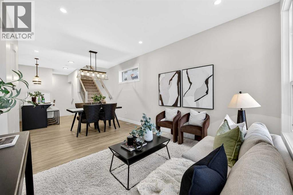 306 Alpine Boulevard, Calgary, Alberta  T2Y 0Y4 - Photo 4 - A2270684