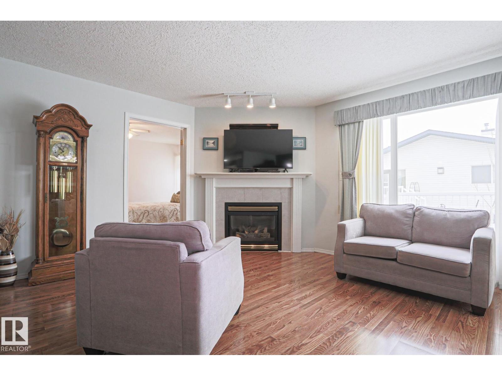 116 Maisonette Vg, Leduc, Alberta  T9E 6T1 - Photo 3 - E4481355