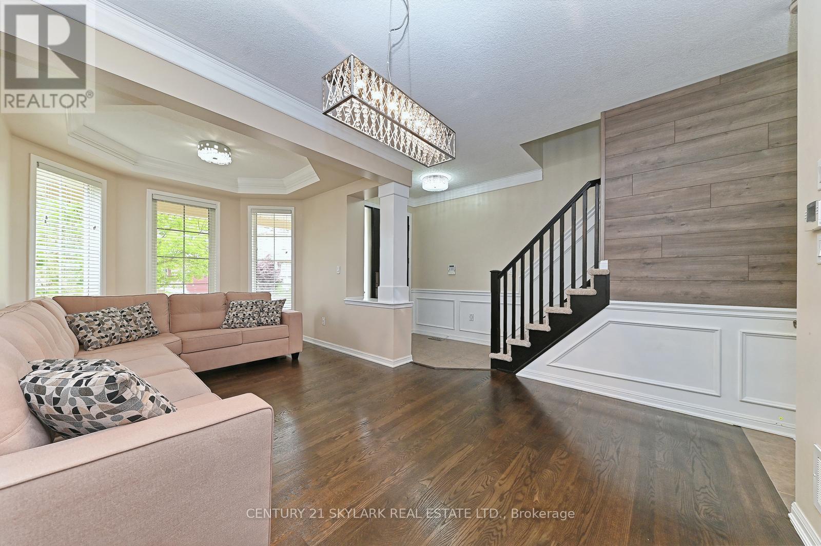 24 Dalton Drive, Cambridge, Ontario  N3C 0E7 - Photo 3 - X12986168