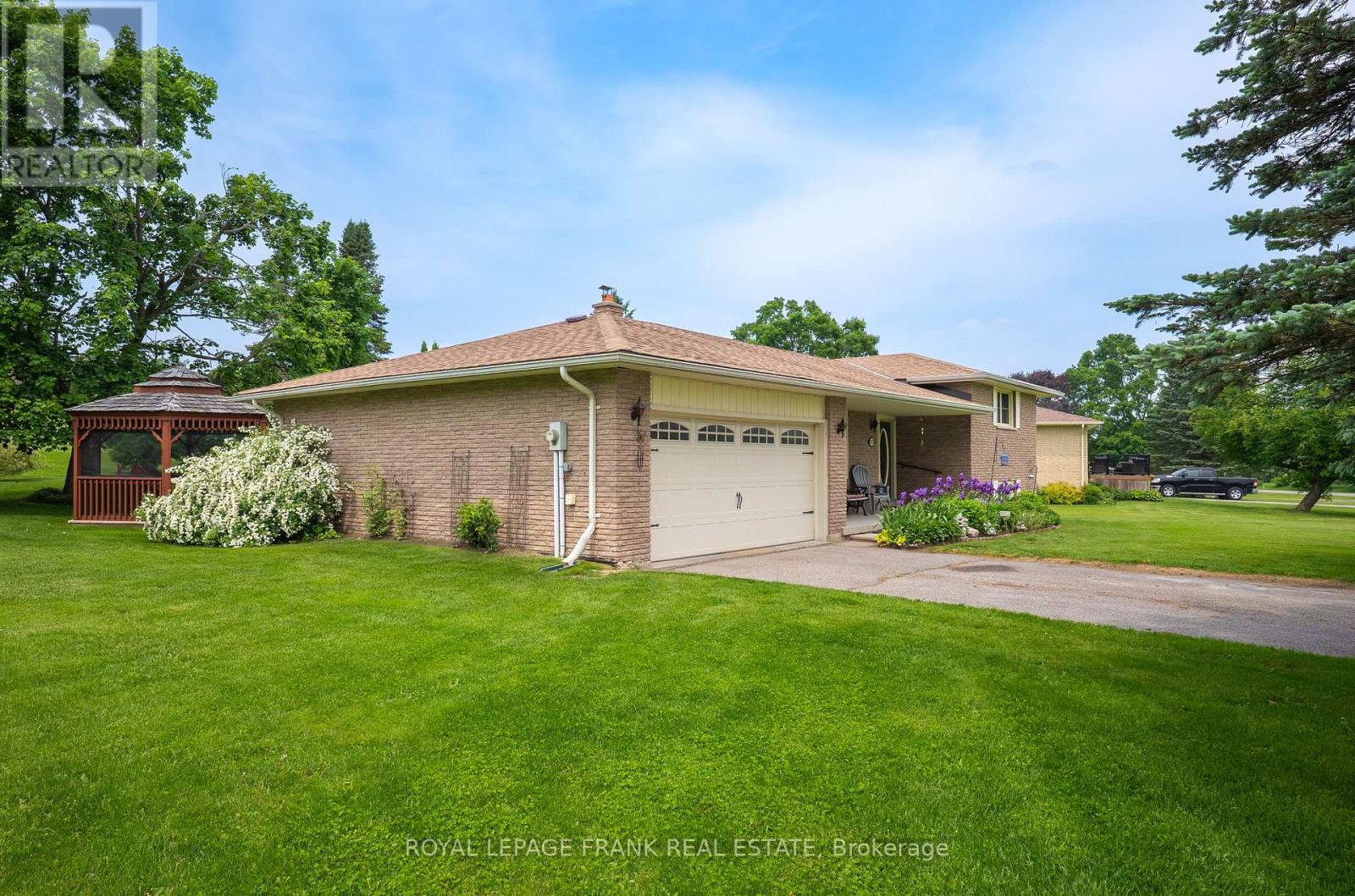 383 Old Surrey Lane, Kawartha Lakes, Ontario  K0M 1A0 - Photo 31 - X12594004