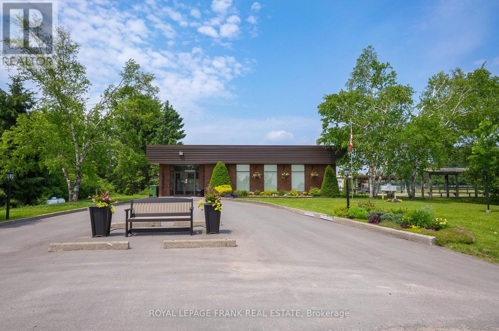 383 Old Surrey Lane, Kawartha Lakes, Ontario  K0M 1A0 - Photo 36 - X12594004