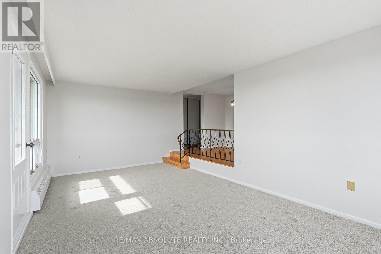 1010 - 915 Elmsmere Road, Ottawa, Ontario  K1J 8H8 - Photo 12 - X12986190